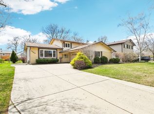 4569 Gettysburg Dr, Rolling Meadows, IL 60008