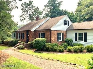 120 Country Club Cir, Southern Pines, NC 28387