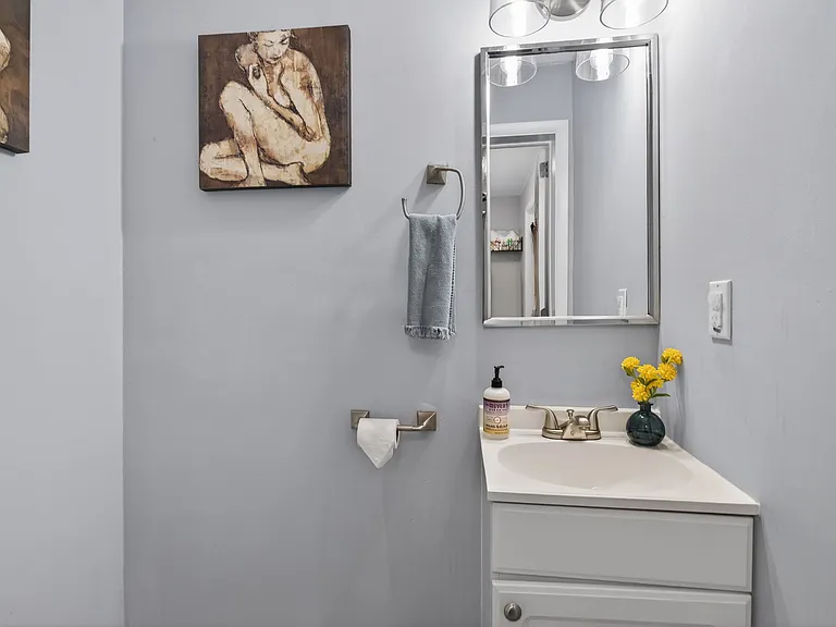 403 Holloway Dr — Photo 34