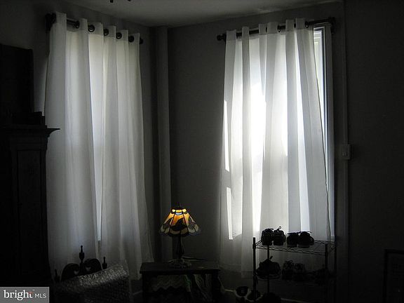 4th image of 125 Orange St