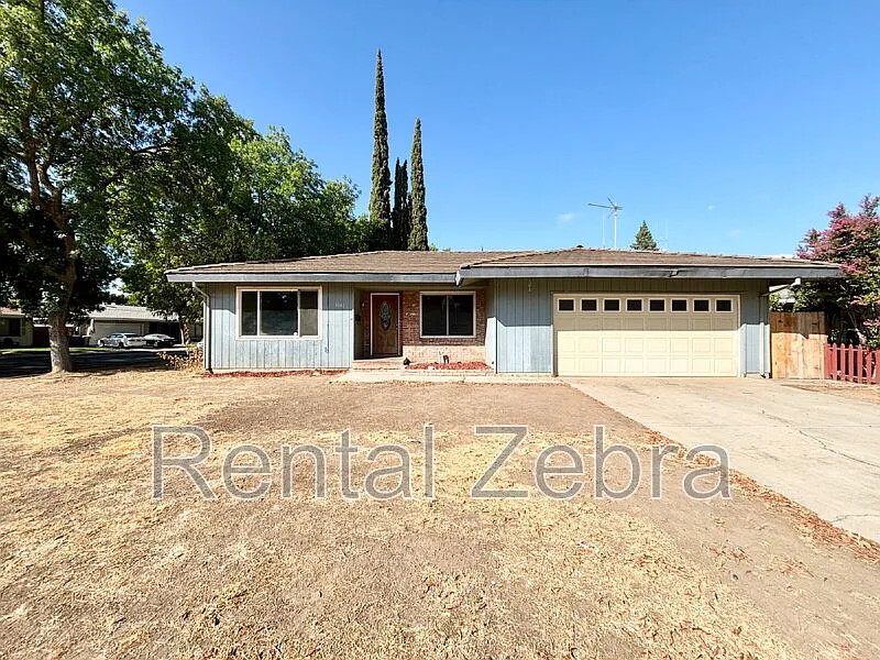 3047 Bedford Dr photo 1