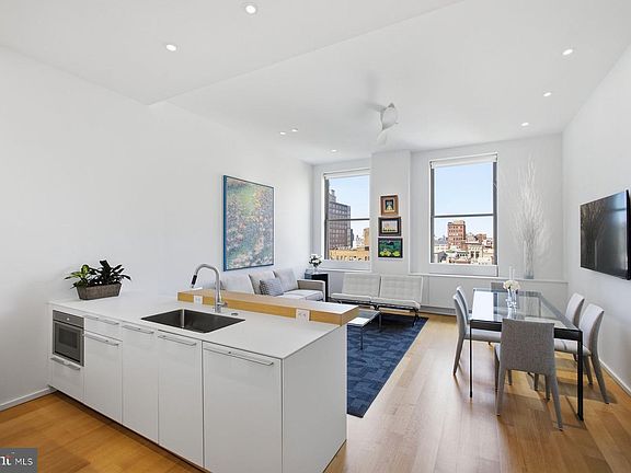 3rd image of 210 W Washington Sq APT 6N