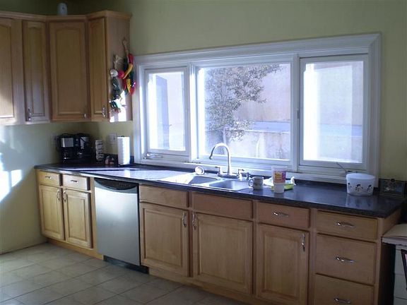 Large and Bright Kitchen