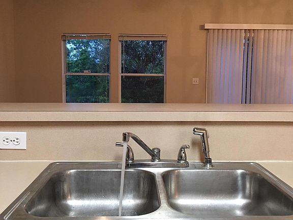 4th image of 1721 Biscayne Bay Cir