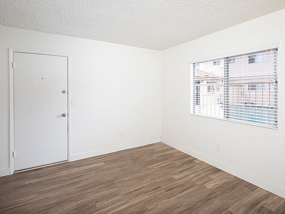 4th image of 608-638 E 24th St #608-03