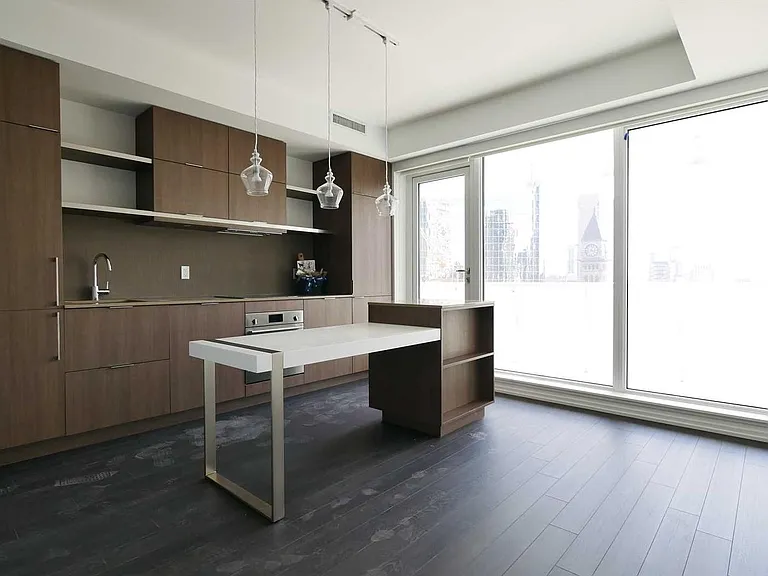 197 Yonge St #1511 — Photo 9