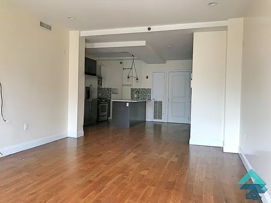 Rented by EXR | media 15