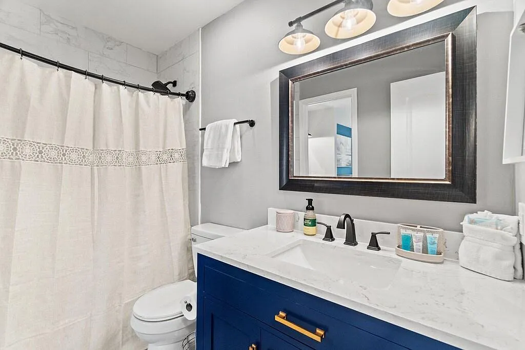 2 bed, 1100 sqft, $2,250 — Photo 4