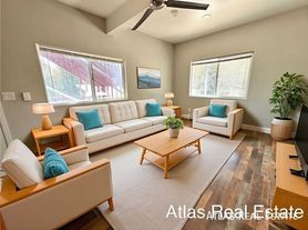406 S 10th St, Colorado Springs, CO