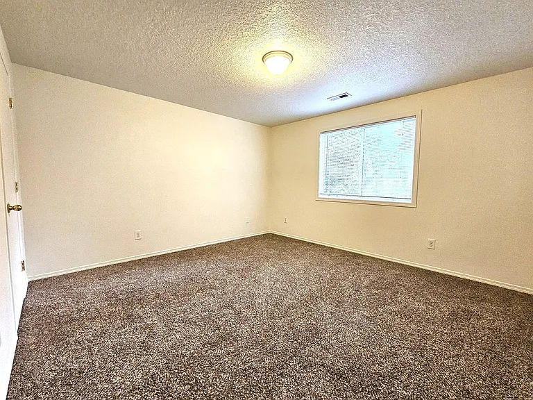 9703 NE Tenny Creek Dr — Photo 13