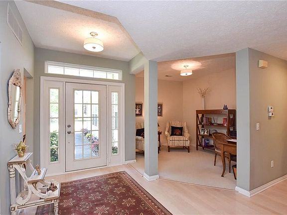 4th image of 2560 Woodruff Ct #9