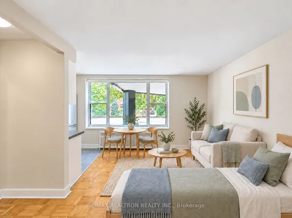 1545 Bathurst St, Toronto, ON