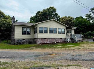 203 Briar Loop Rd, Deatsville, AL 36022