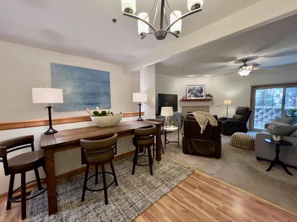 W162S7023 Olive CIRCLE, Muskego, WI 53150