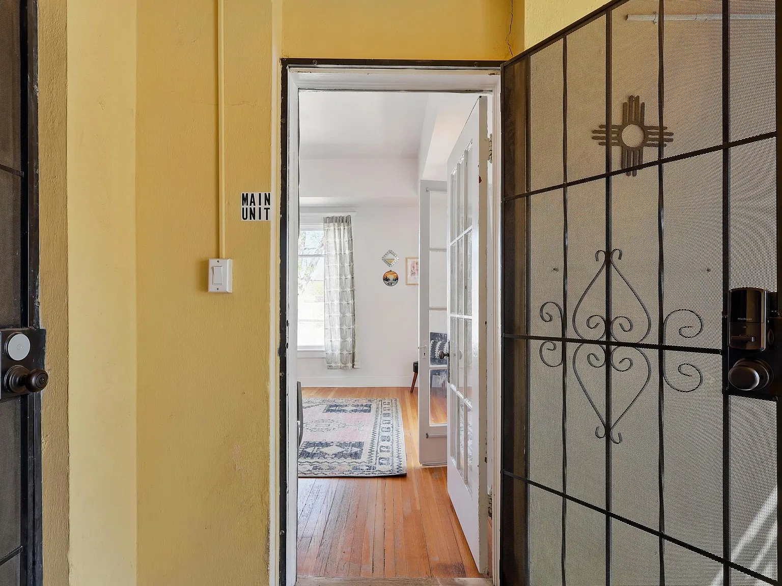 223 Edith Blvd SE - Main — Photo 3