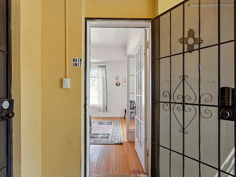 223 Edith Blvd SE — Photo 5