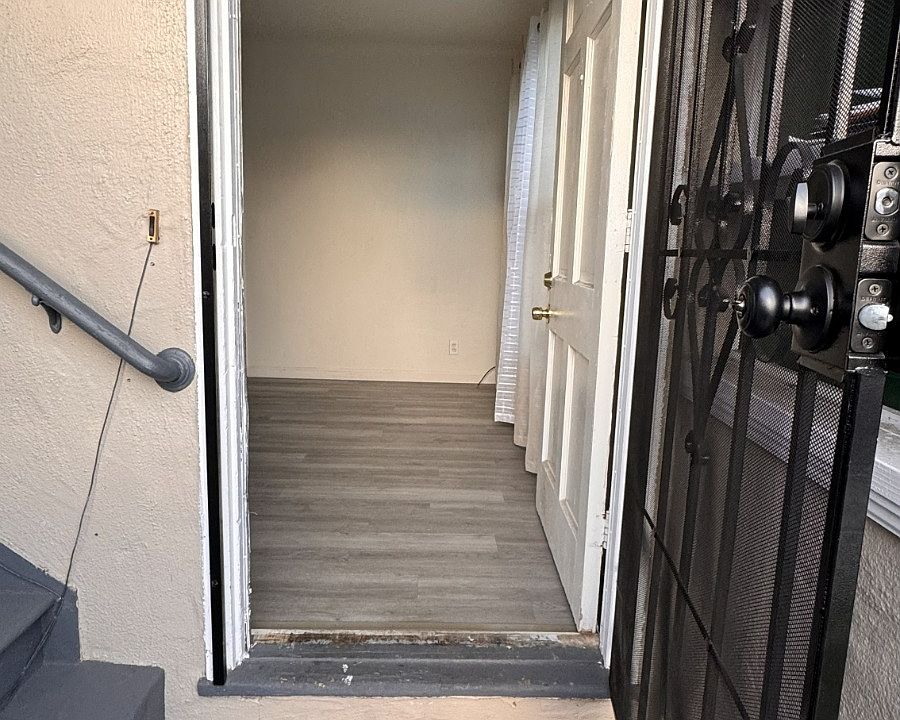 1st image of 1248 E 15th St #1248
