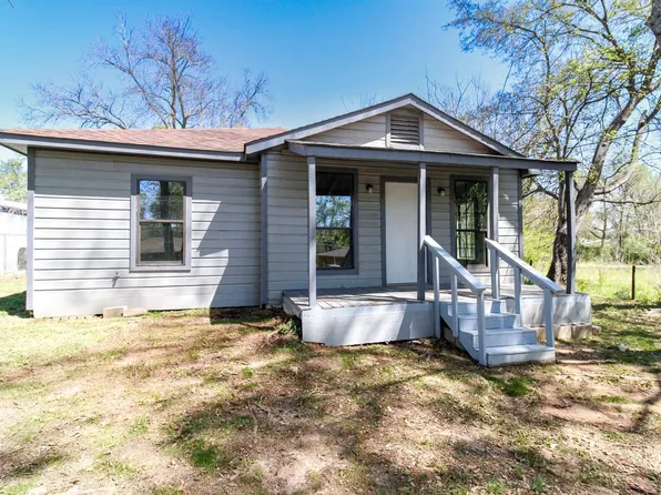 209 Dr Martin Luther King Jr Dr, Gladewater, TX 75647