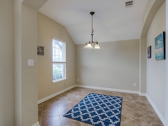 4th image of 2944 Angelina Dr
