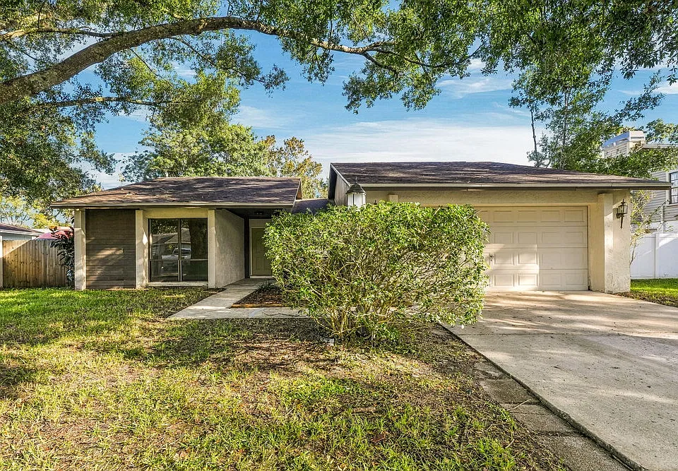 15814 Hound Horn Ln