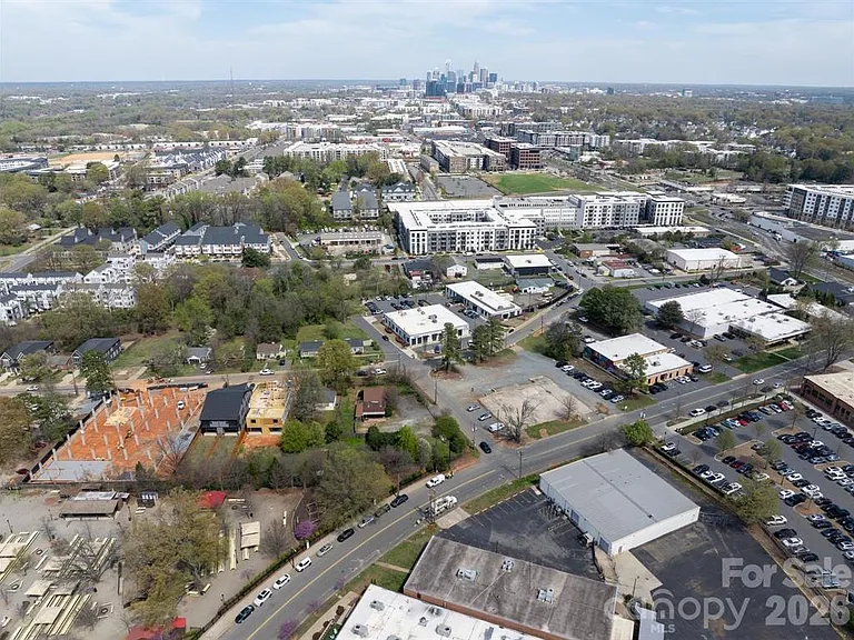 307 E Peterson Dr — Photo 23