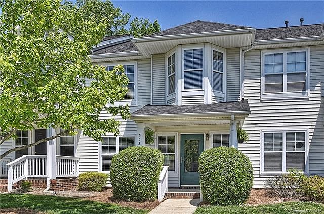 1st image of 6520 Point Comfort Ln
