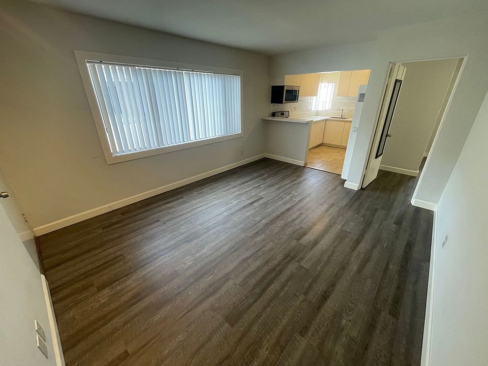 1st image of 725 Ensenada Ct #731-1/2