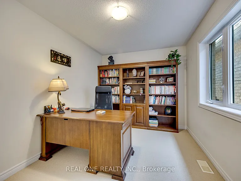1126 Woodington Ln — Photo 33