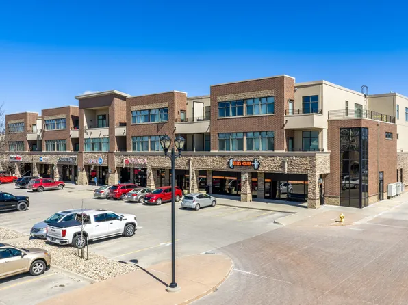 Plaza 50 Apartments