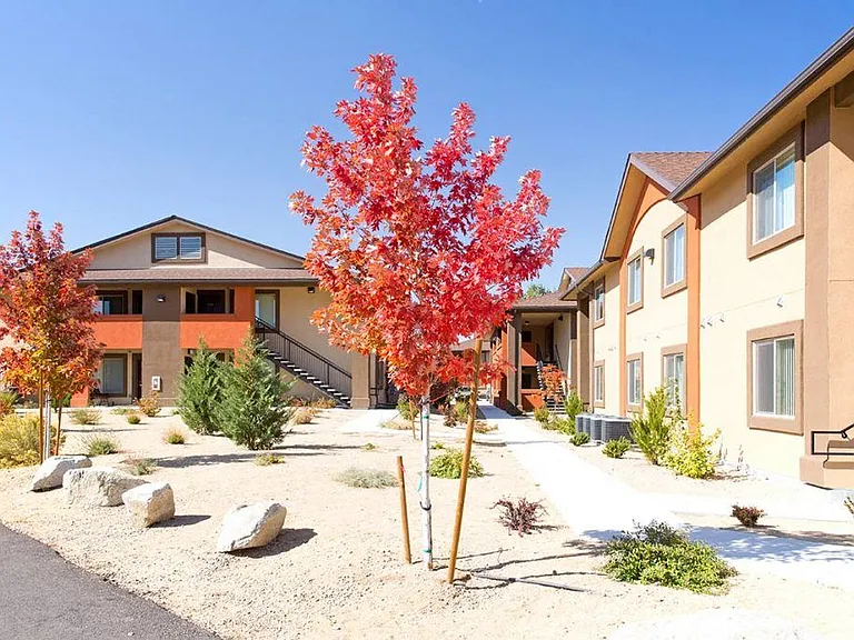 Vale Apartments & Townhomes — Photo 13