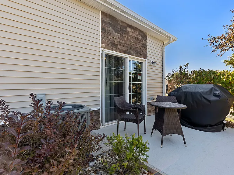 Redwood Macomb — Photo 17