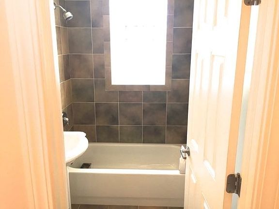 2nd image of 3244 N Clifton Ave