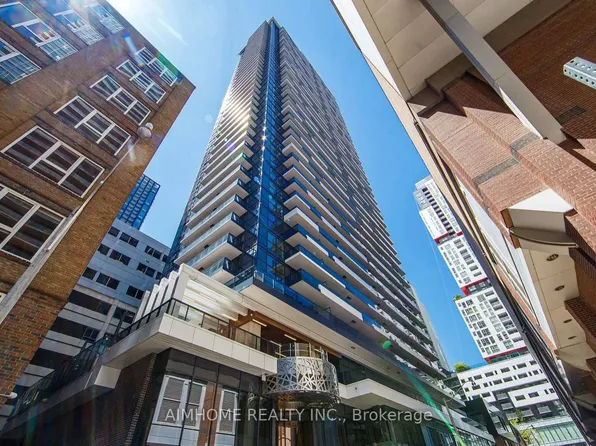 38 Widmer St #2205, Toronto, ON M5V 1X1