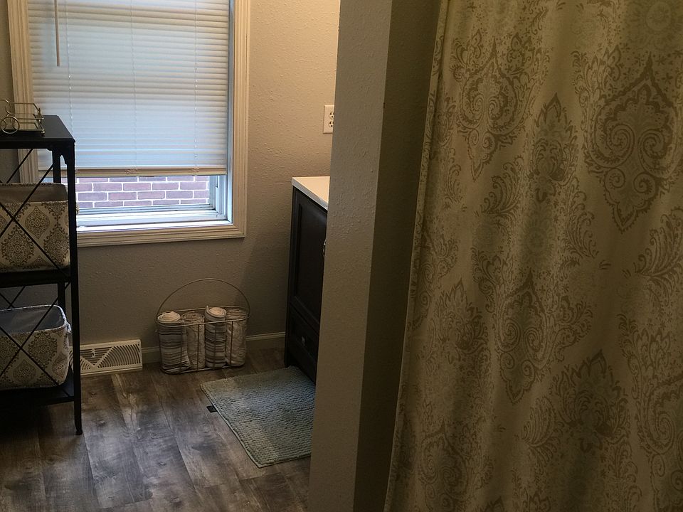 2nd image of 1227 Johnson St