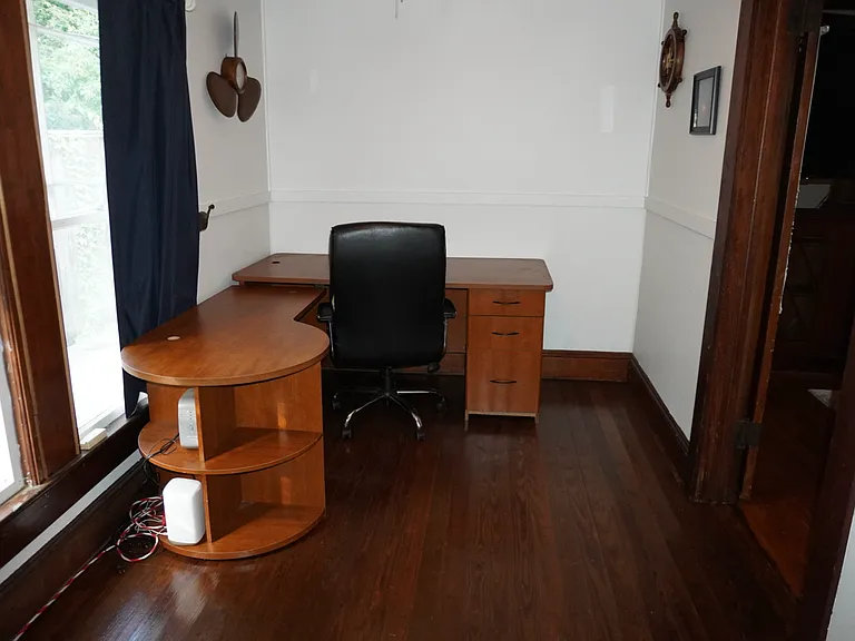2120 Reynolds St — Photo 6