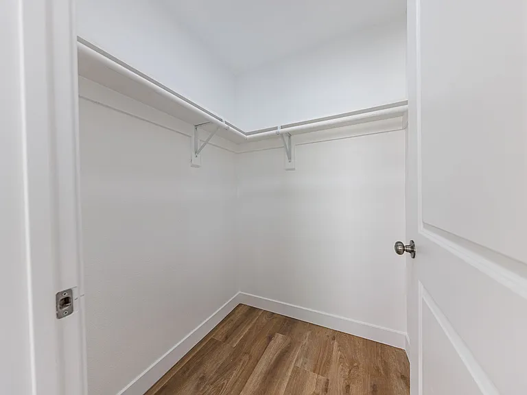 Huge 2, 3 & 4 Bed 2026 Townhomes — Photo 35