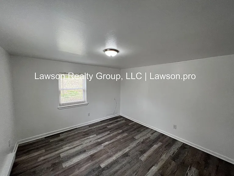 Suburban 743-745 — Photo 23