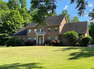 1661 Woods Dr, Saint Albans, WV 25177