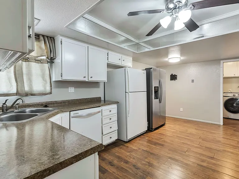 3511 S Alder Dr — Photo 4