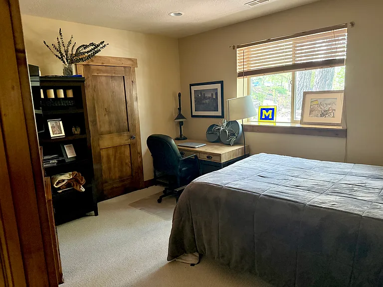 7492 Susans Cir — Photo 32