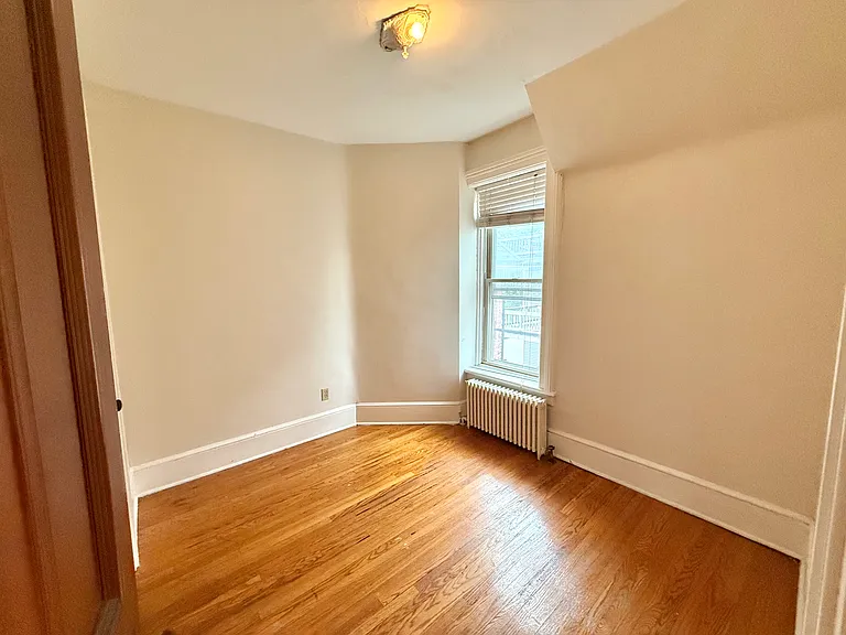 143 2nd Ave #2F — Photo 7