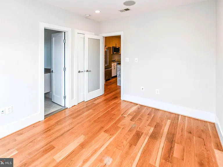 913 Quincy St NE #3 — Photo 26