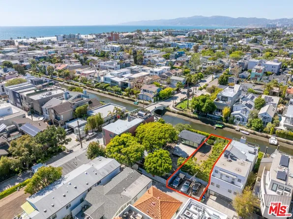 410 Linnie Canal Ct, Venice, CA 90291