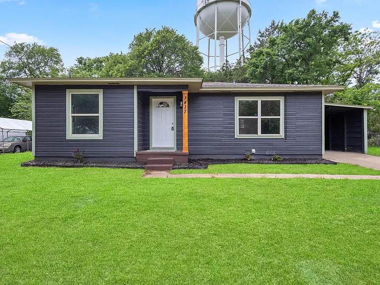 1417 S Lamar Ave — Photo 2