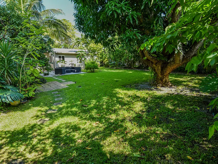 1401 NE 17th Way — Photo 33