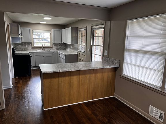 2nd image of 4010 Gladesworth Ln