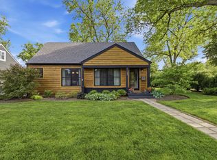 607 E Frederick St, Arlington Heights, IL 60004
