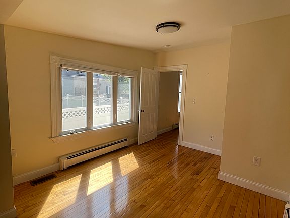 5th image of 48 Chester Ave #1