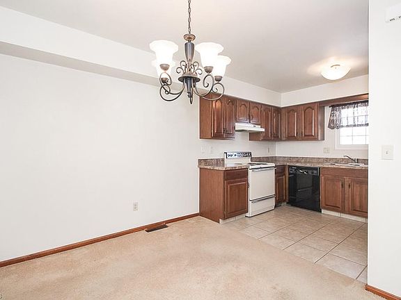 4th image of 30603 Cambridge Cir #22