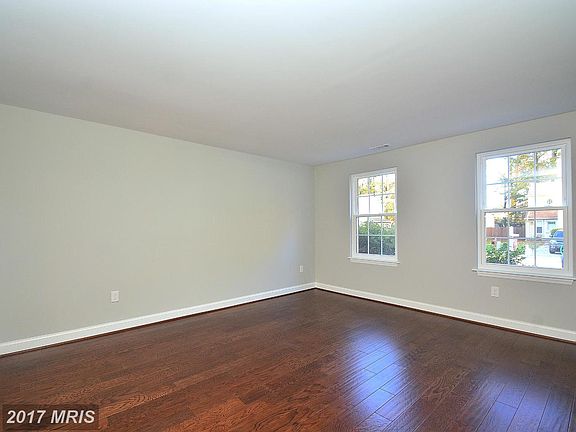 5th image of 432 Winterberry Dr